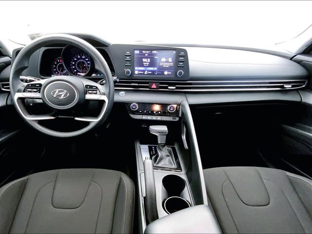 Used 2023 Hyundai Elantra SEL image 15