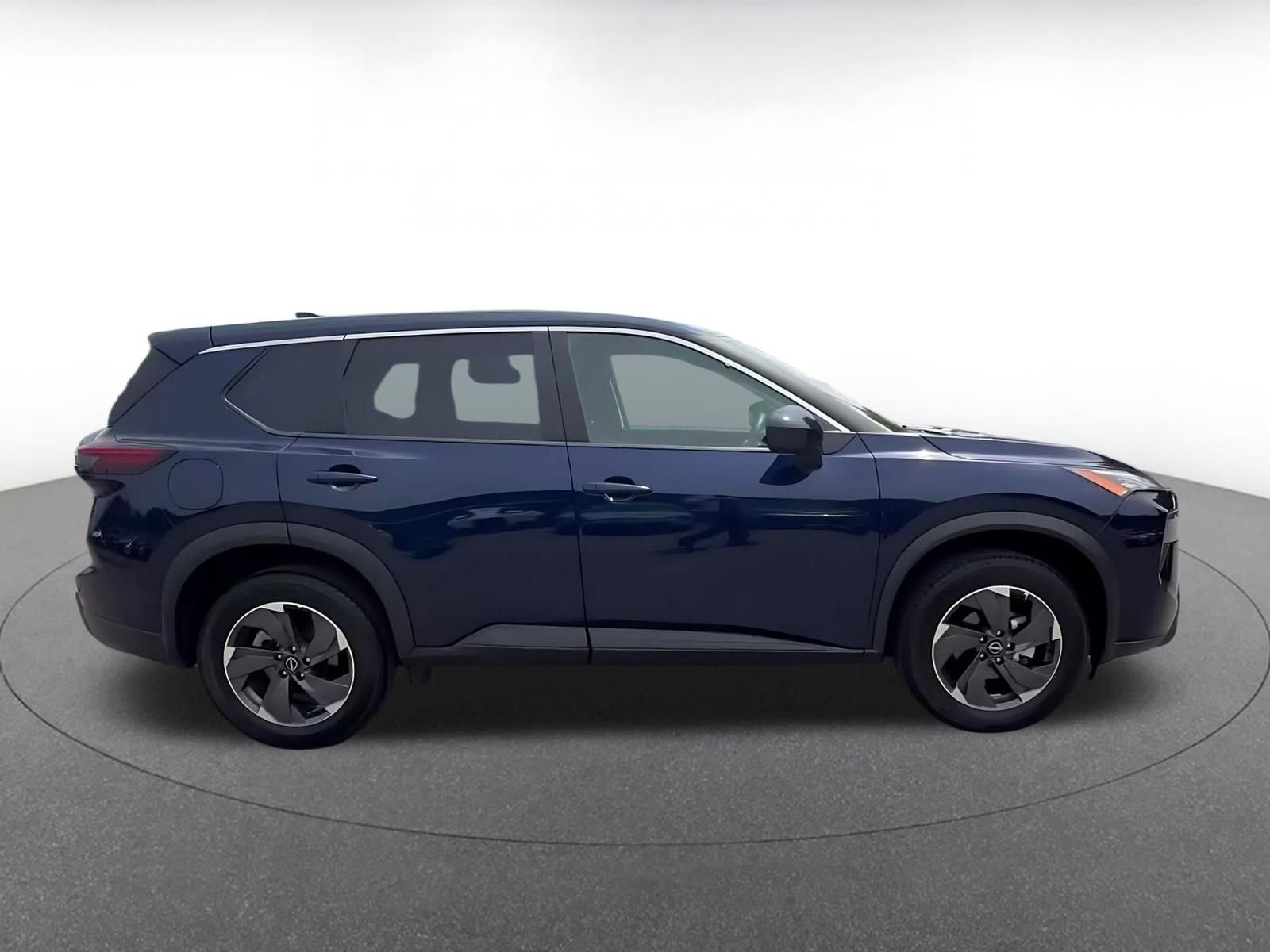 Used 2025 Nissan Rogue SV FWD image 16