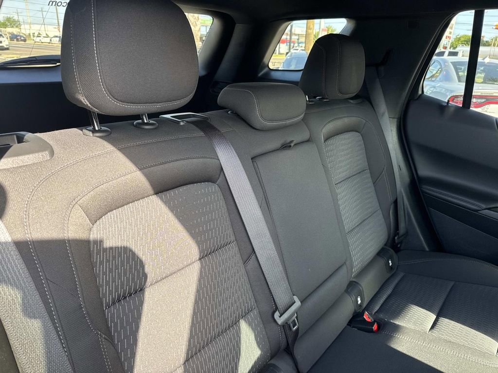Certified 2025 Chevrolet Equinox LT FWD image 9