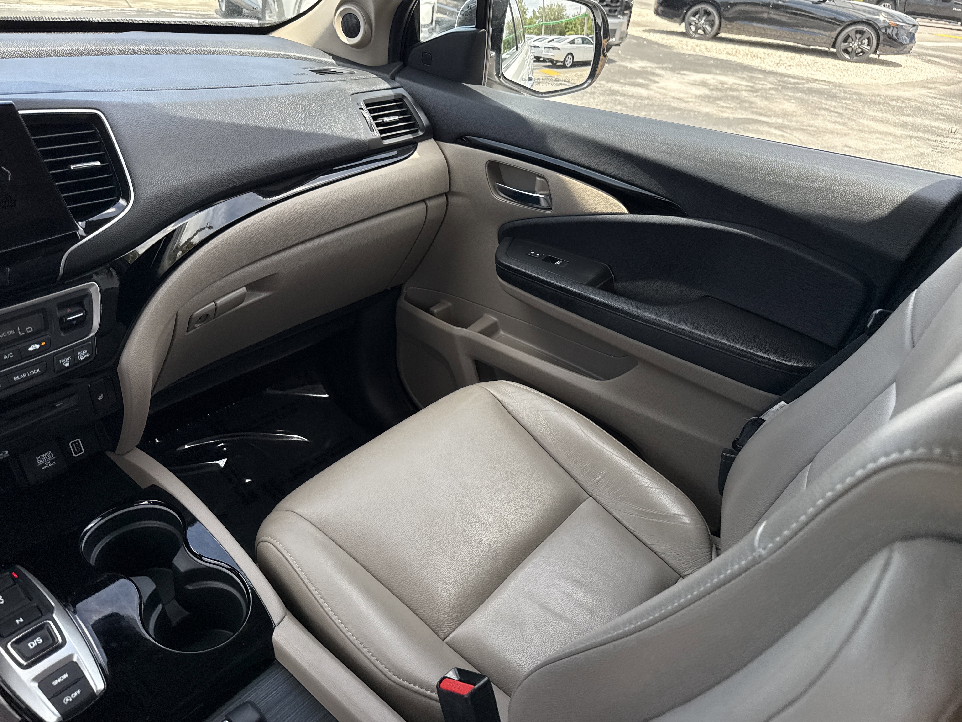 Certified 2020 Honda Pilot Touring image 23