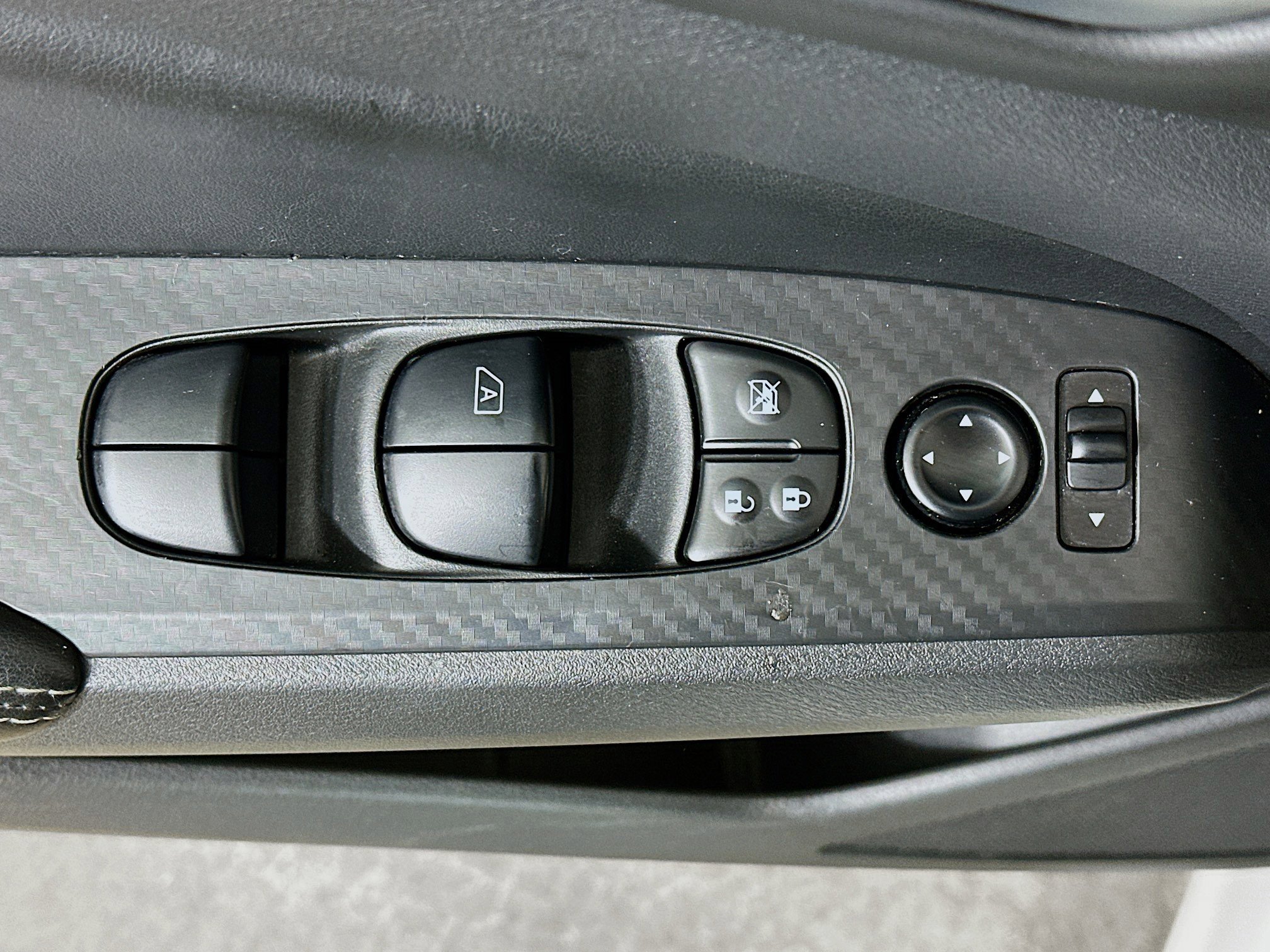 Used 2025 Nissan Altima 2.5 SV image 15