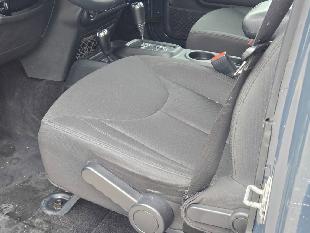 Used 2018 Jeep Wrangler Unlimited Sport S image 30