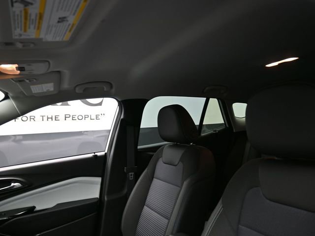 Used 2025 Chevrolet Trax LT w/ LT Convenience Package FWD image 17