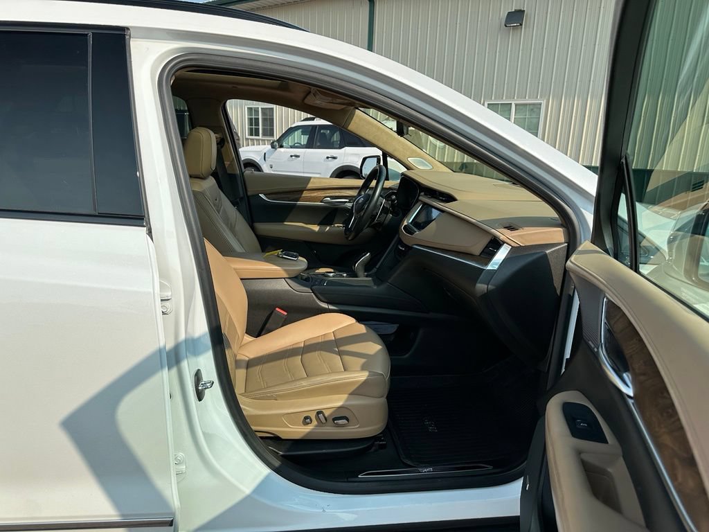 Used 2023 Cadillac XT5 Sportv w/ Platinum Package AWD/4WD image 28