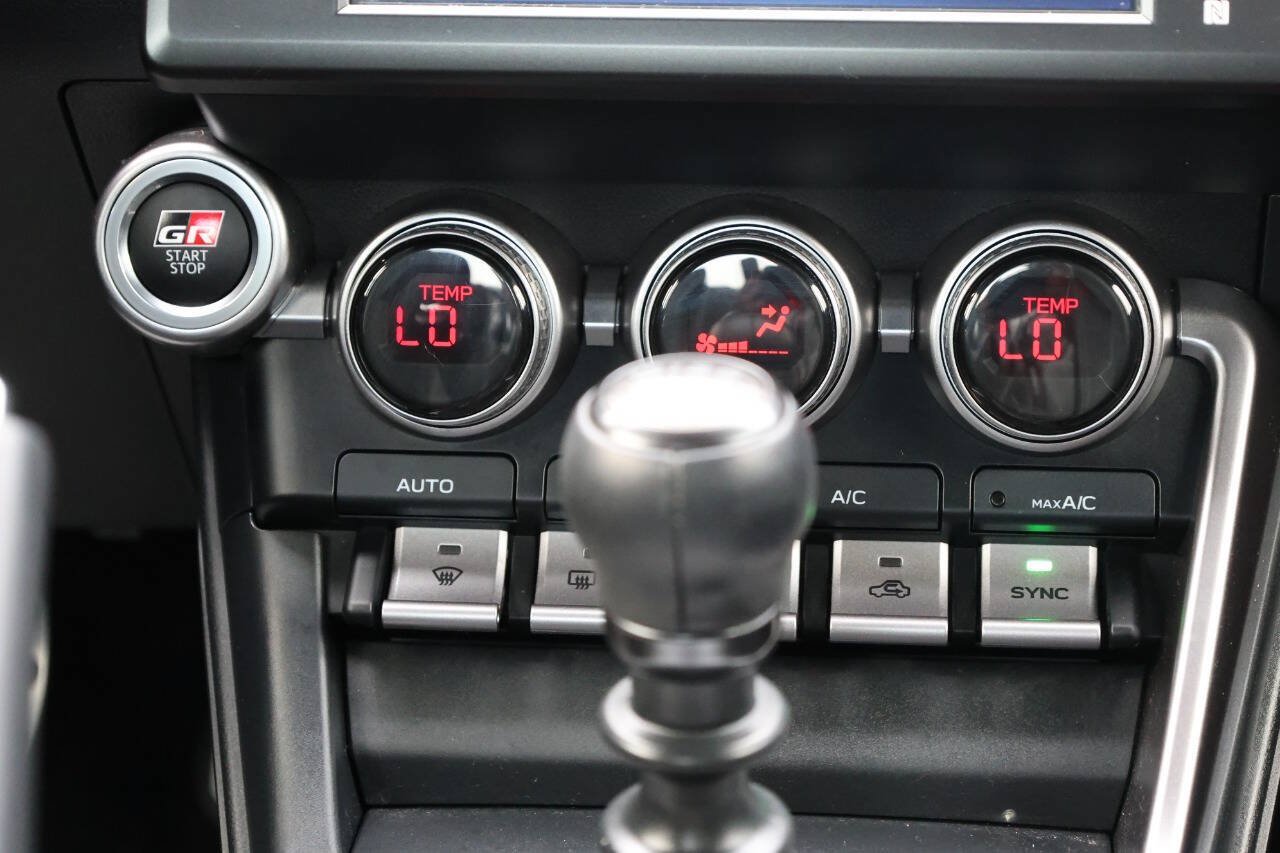 Used 2025 Toyota GR86 Premium w/ Performance Package RWD image 19