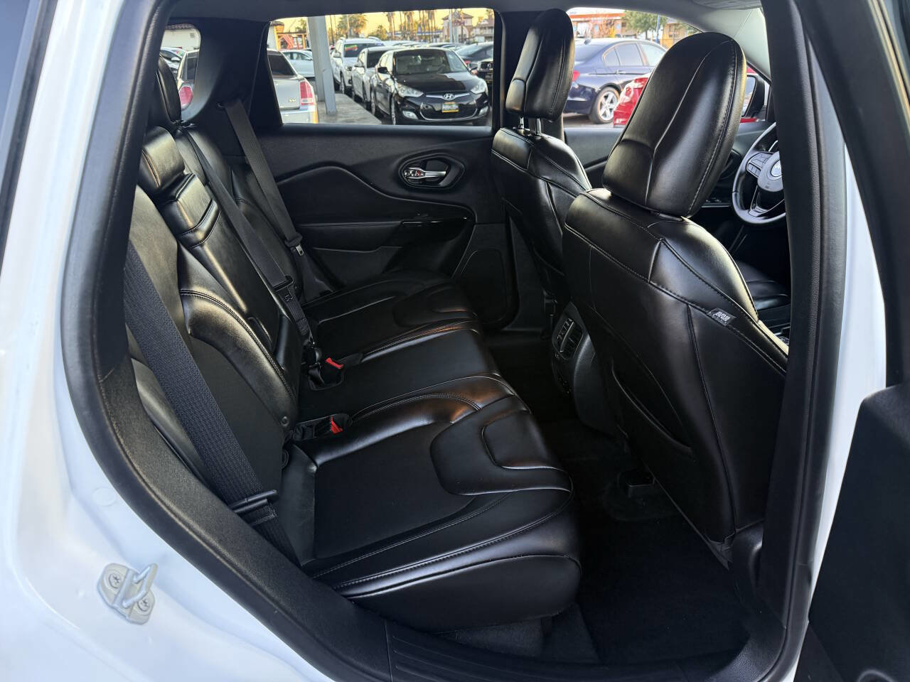 Used 2019 Jeep Cherokee Latitude Plus image 15