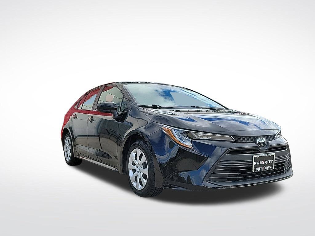 Used 2024 Toyota Corolla LE FWD image 7