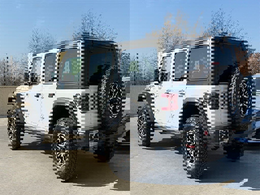 Used 2024 Jeep Wrangler Unlimited Rubicon image 11