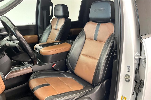 Used 2021 Chevrolet Silverado 3500 High Country AWD/4WD image 17