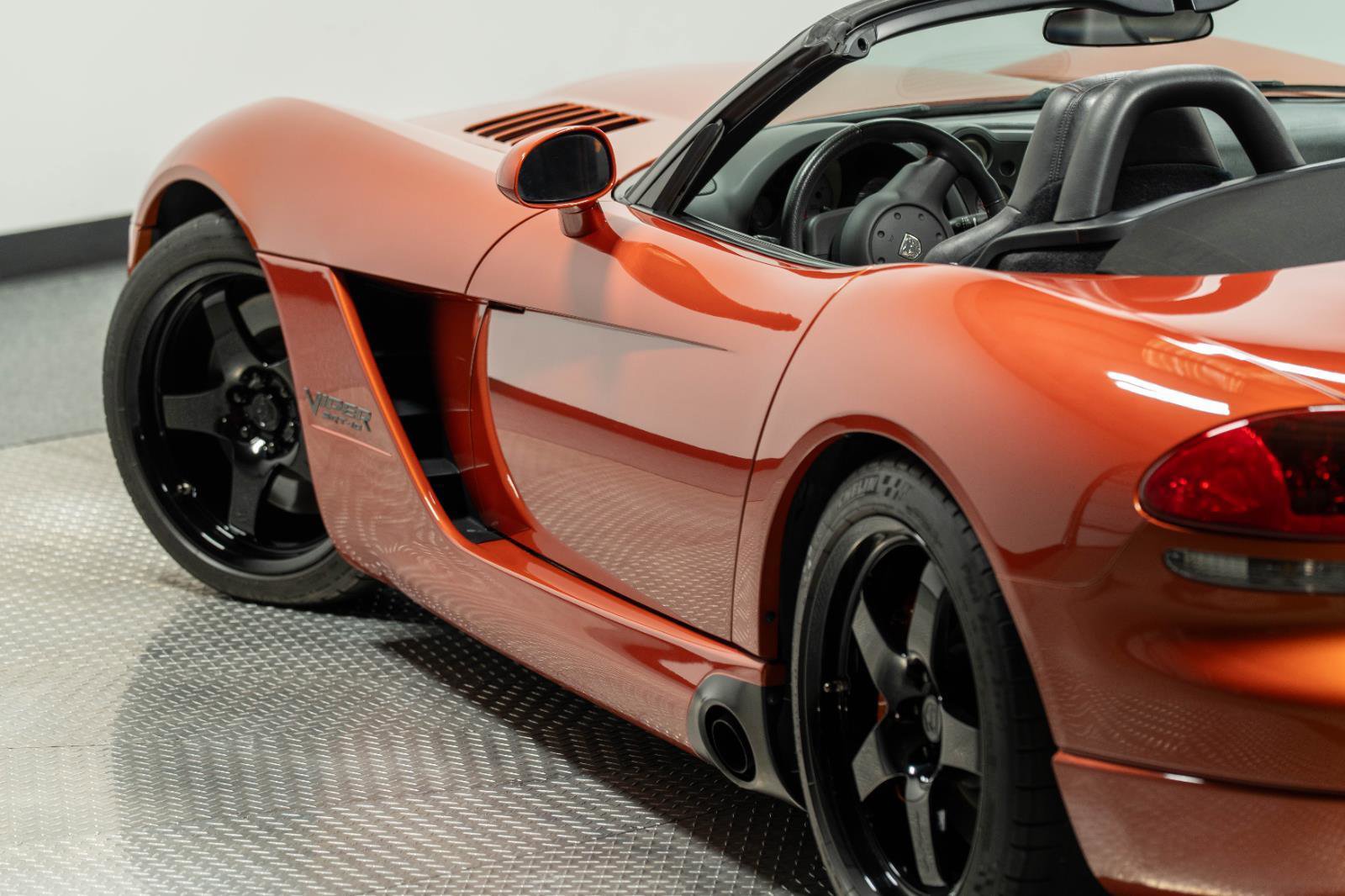 Used 2005 Dodge Viper SRT-10 w/ Copperhead Edition Group RWD image 46