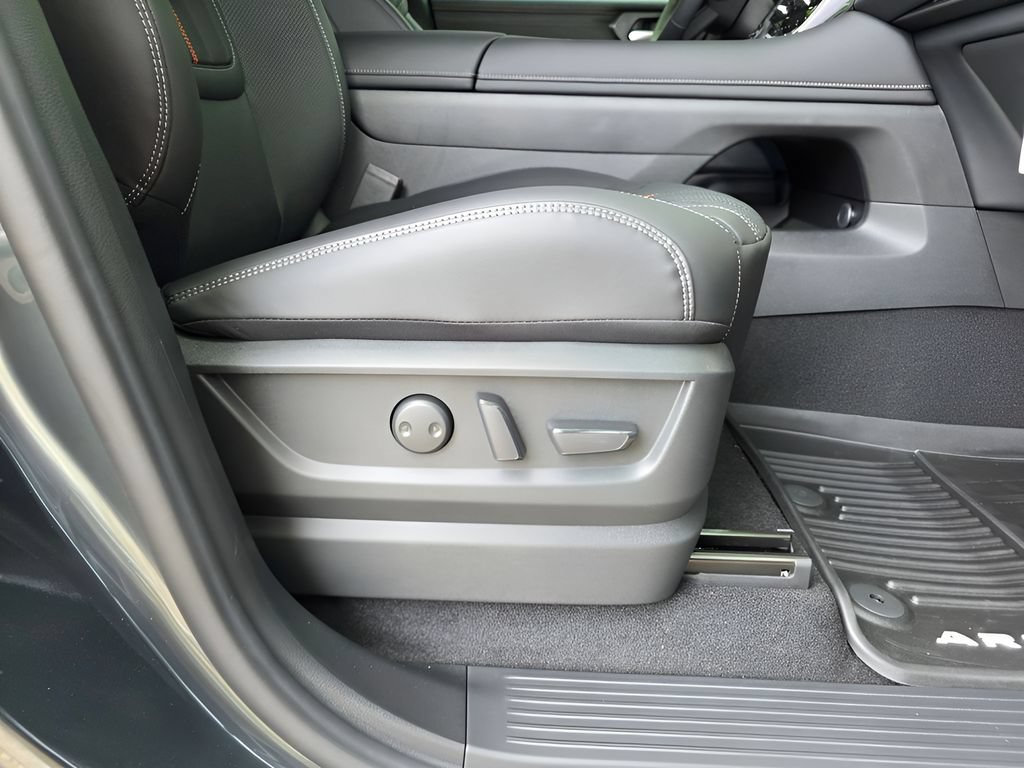 New 2026 Nissan Armada PRO-4X w/ Captain's Chari Seat Package AWD/4WD image 15
