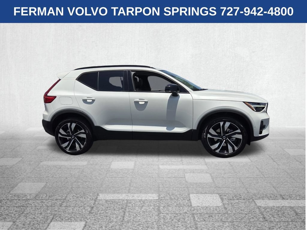 New 2026 Volvo XC40 B5 Plus w/ Climate Package AWD/4WD image 9