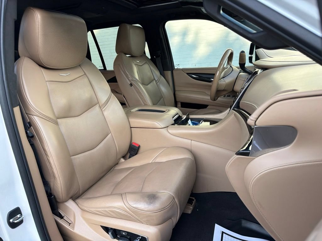Used 2019 Cadillac Escalade Platinum AWD/4WD image 15