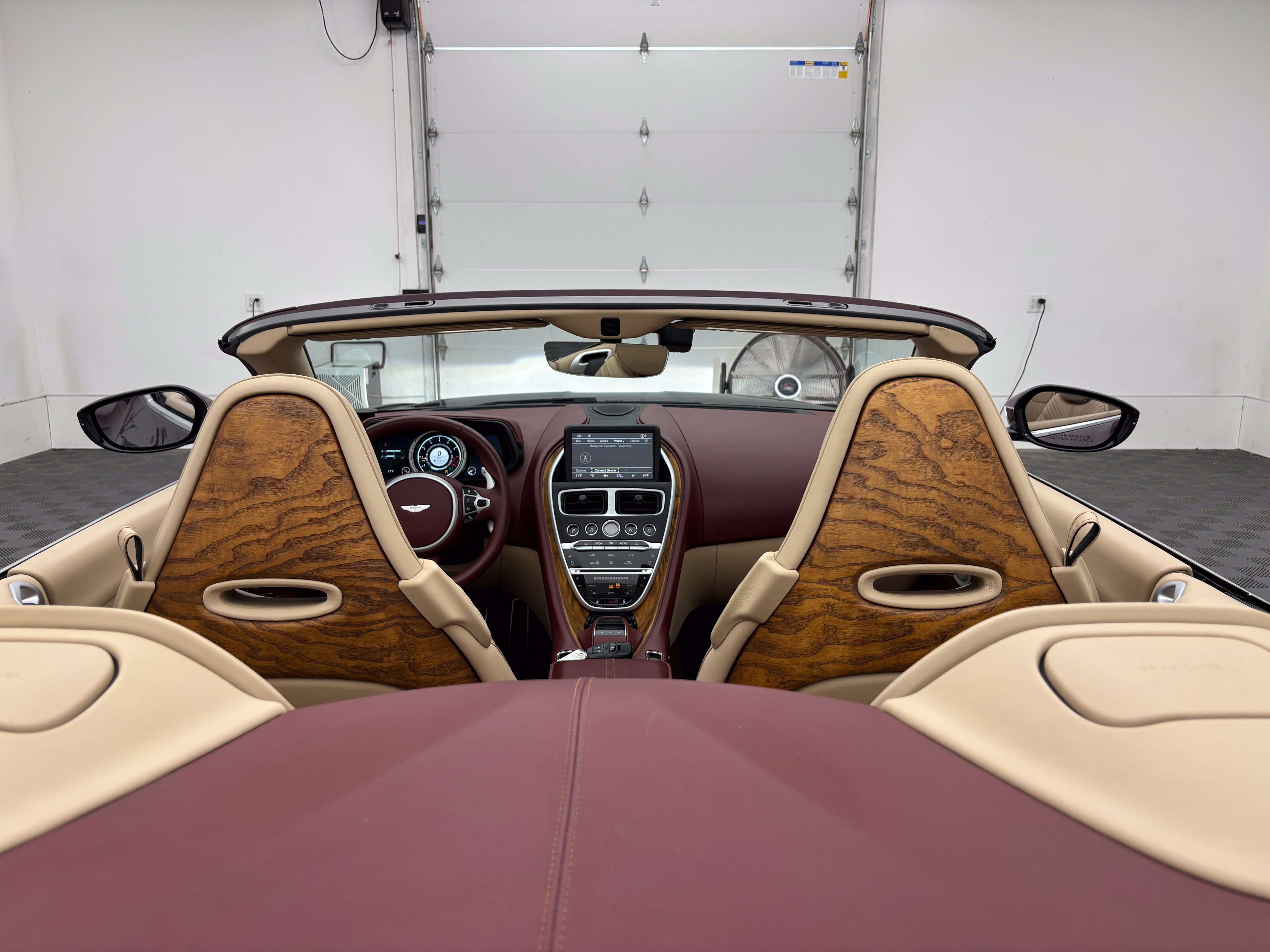 Used 2019 Aston Martin DB11 Volante RWD image 40