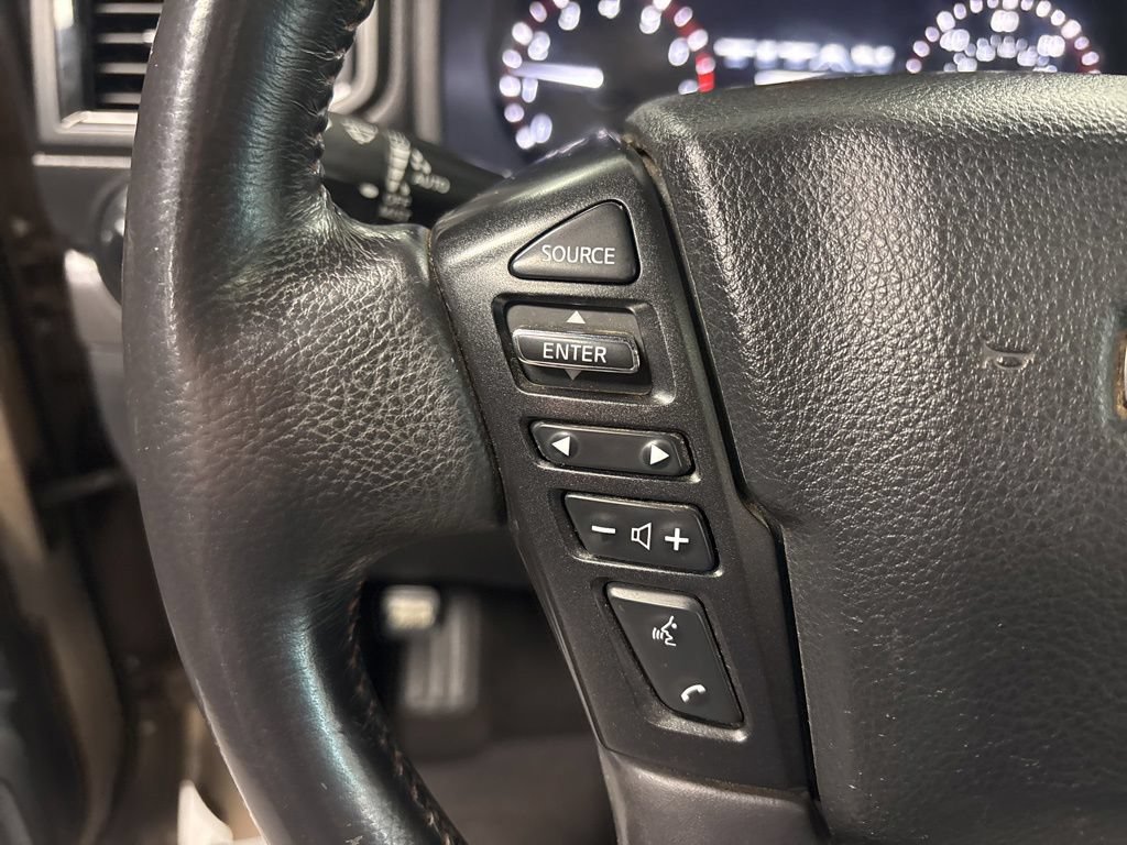 Used 2020 Nissan Titan PRO-4X w/ Pro-4x Convenience Package AWD/4WD image 18