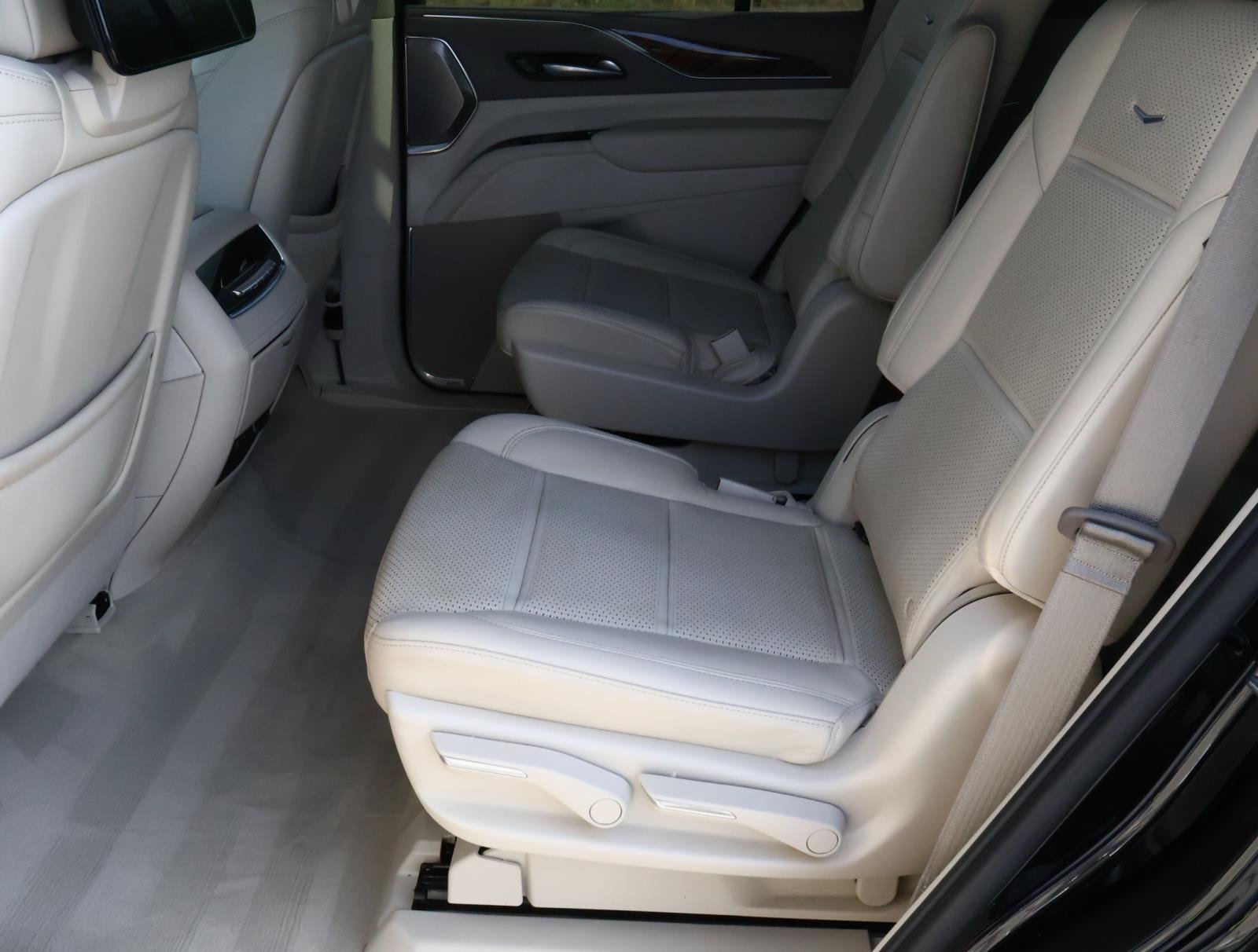 Used 2023 Cadillac Escalade Sport Platinum AWD/4WD image 24