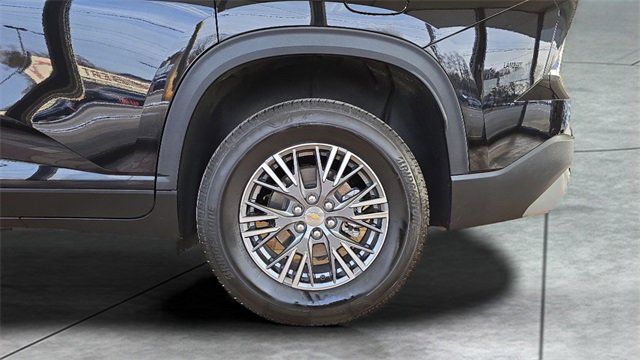 Used 2025 Chevrolet Traverse LT image 27