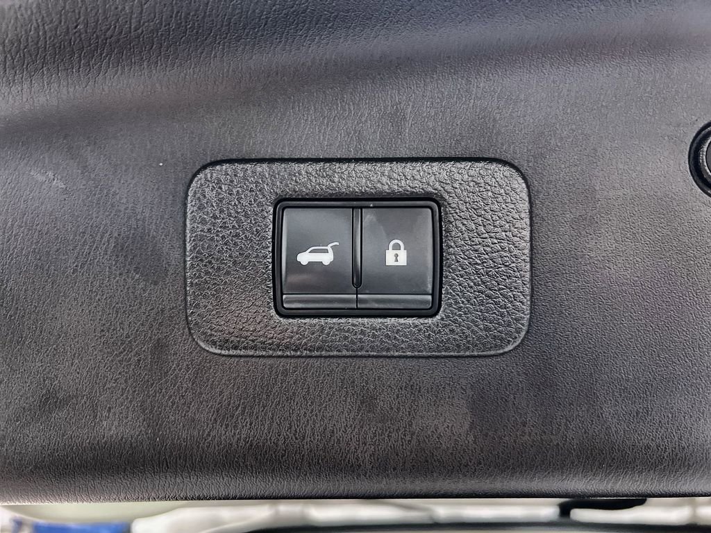 Used 2023 Nissan Armada Platinum w/ Captain's Chairs Package RWD image 28