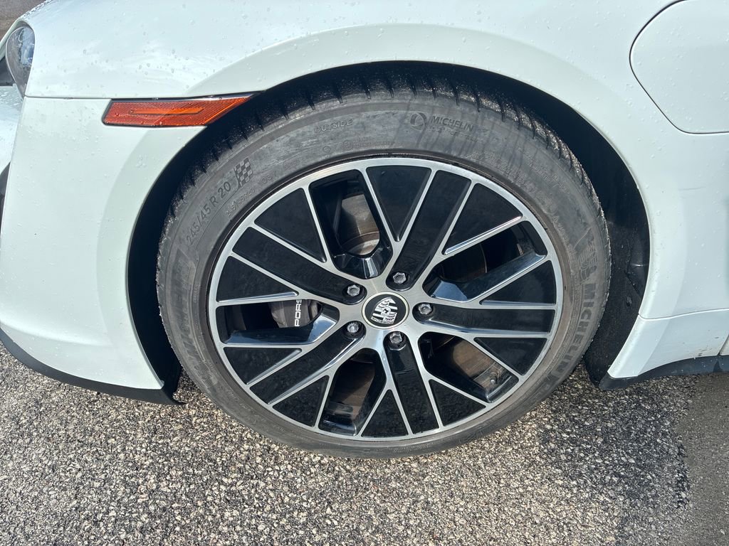 Used 2022 Porsche Taycan RWD image 9