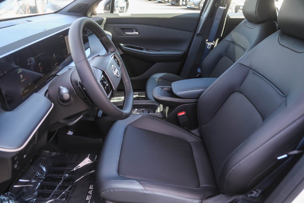 New 2026 Nissan Leaf SV+ w/ Illuminated Package FWD image 18
