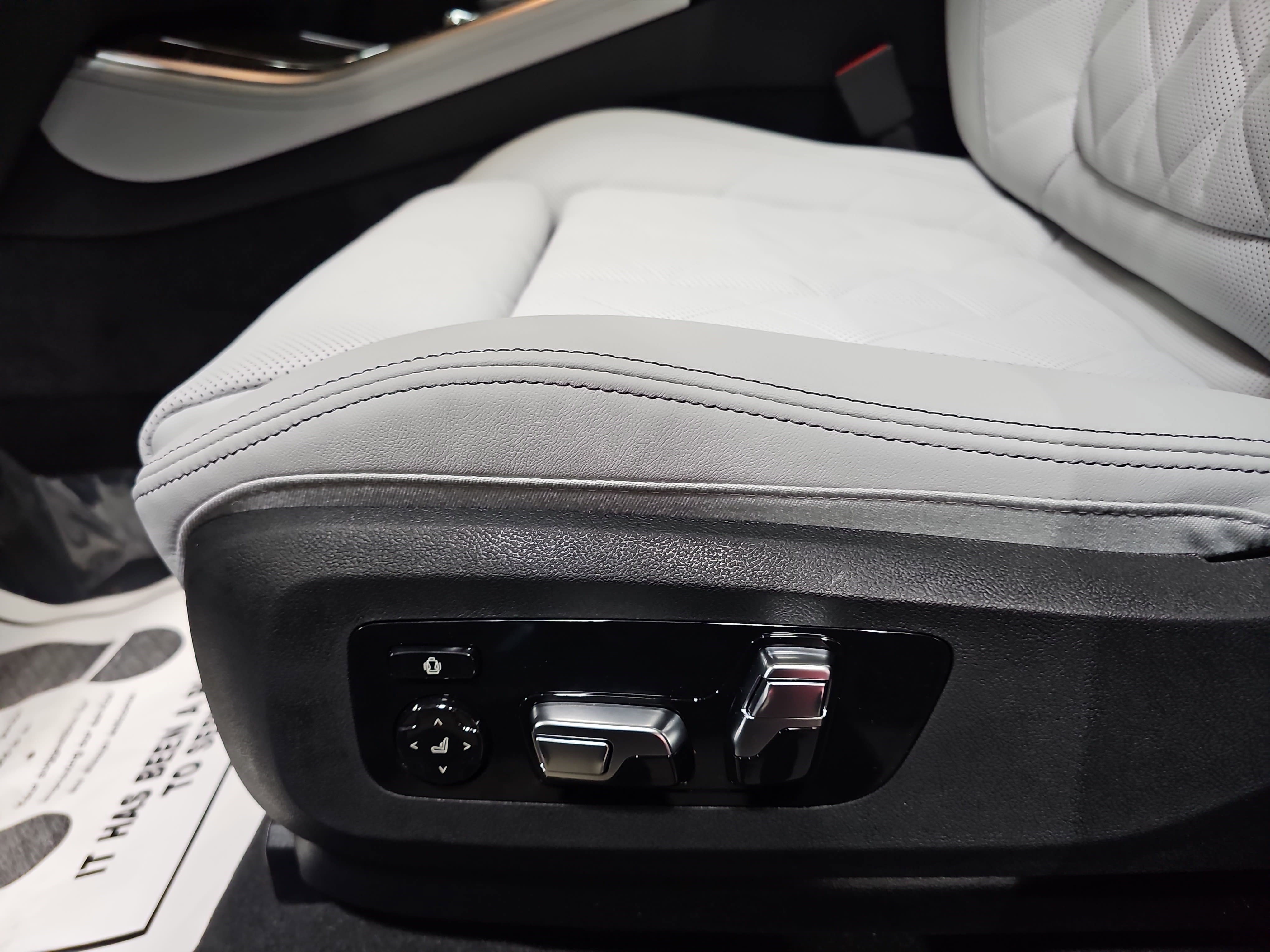 New 2026 BMW X5 xDrive40i w/ Climate Comfort Package image 29