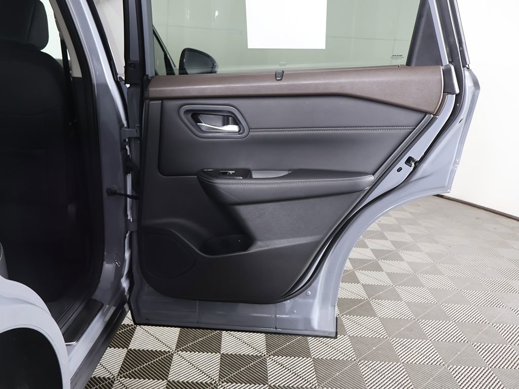 Used 2023 Nissan Rogue SL w/ SL Premium Package AWD/4WD image 25