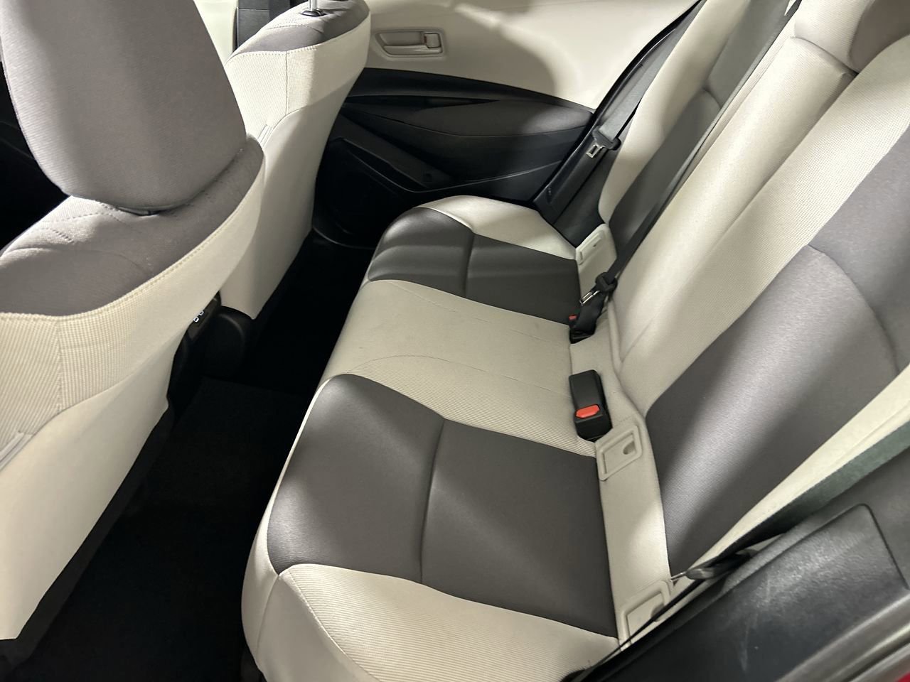 Used 2025 Toyota Corolla LE image 23