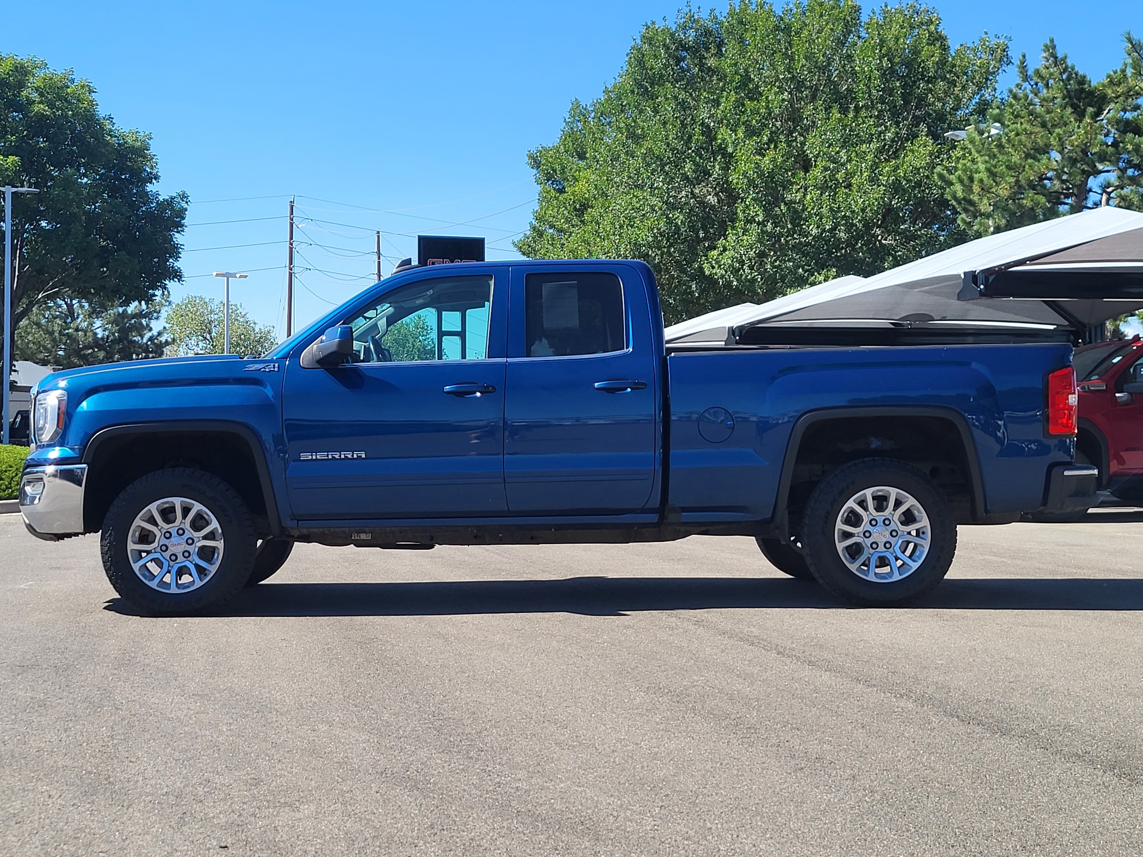 Certified 2018 GMC Sierra 1500 SLE w/ SLE Value Package AWD/4WD image 4