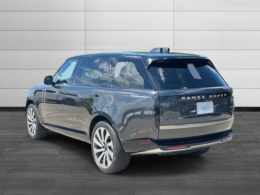New 2026 Land Rover Range Rover Long Wheelbase SE AWD/4WD image 3