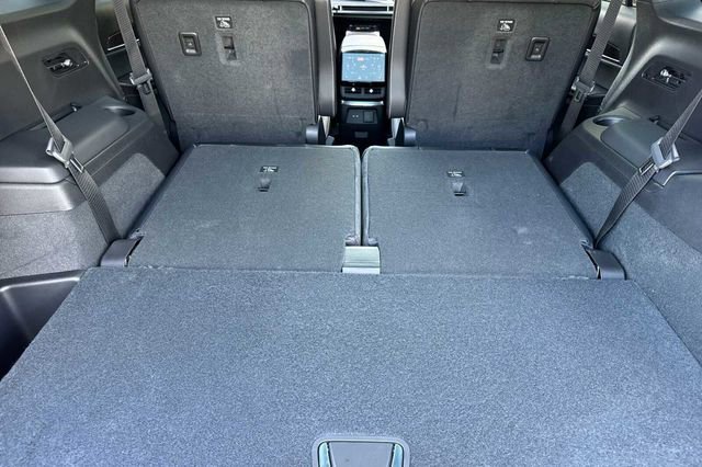 New 2026 Cadillac Vistiq Sport w/ LPO, Floor Liner Package image 12