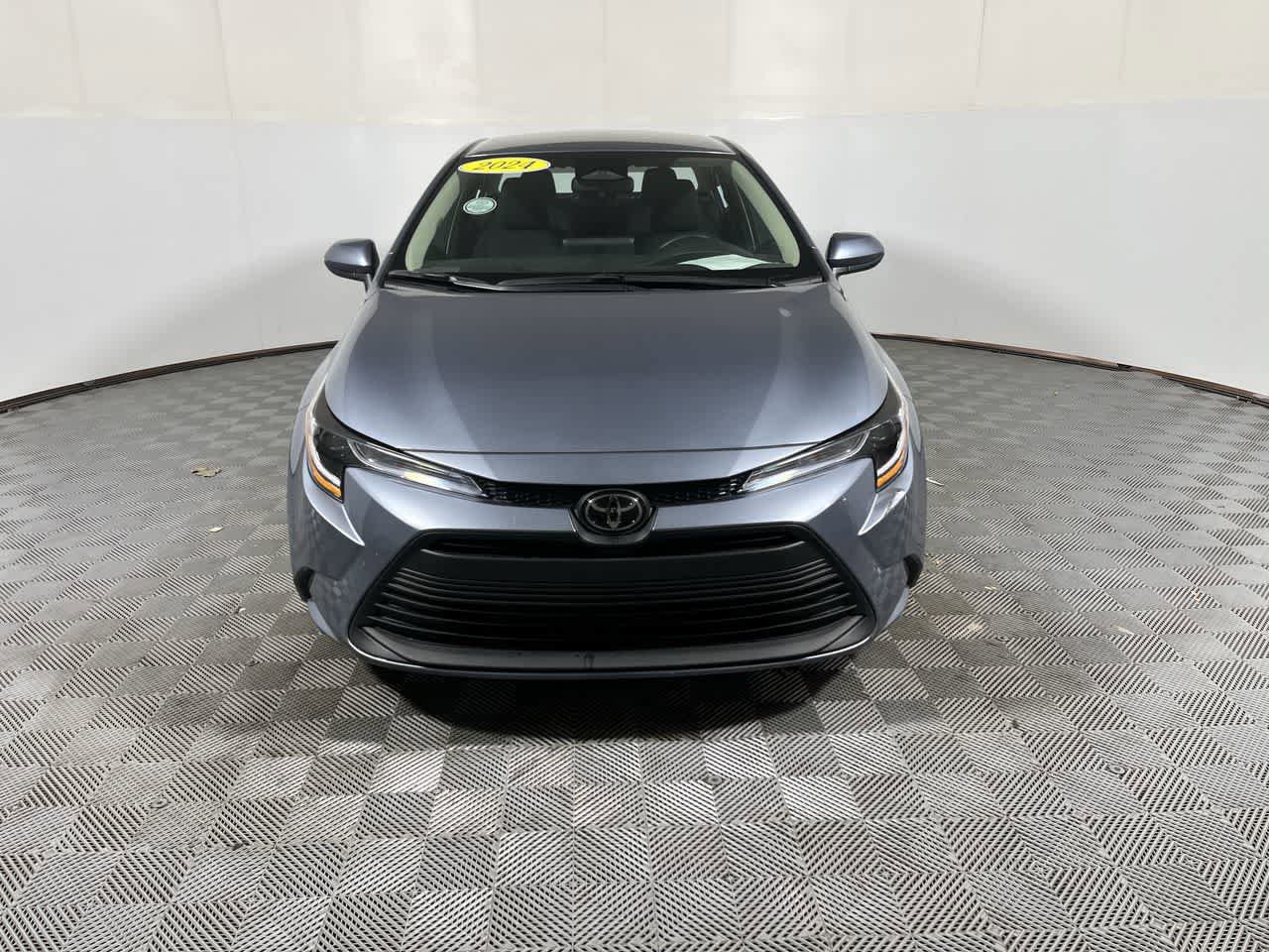 Used 2024 Toyota Corolla LE FWD image 3