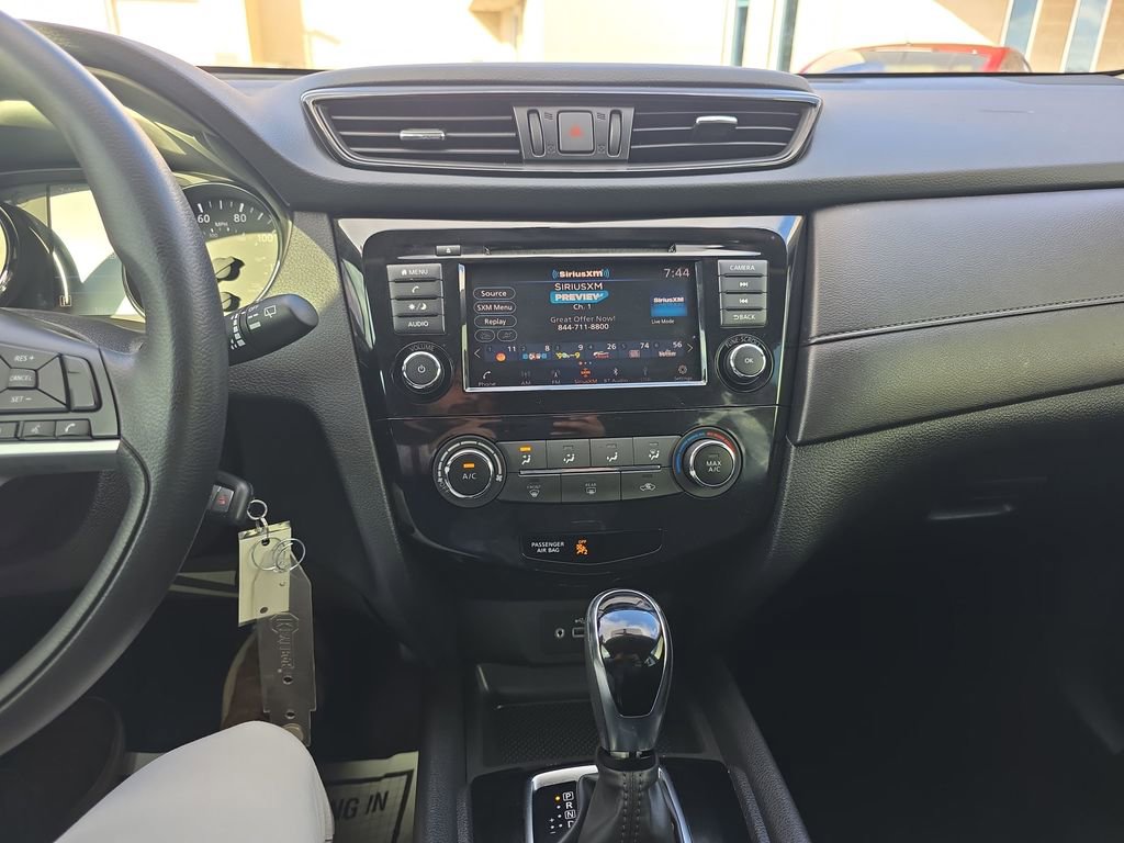 Used 2018 Nissan Rogue S image 28