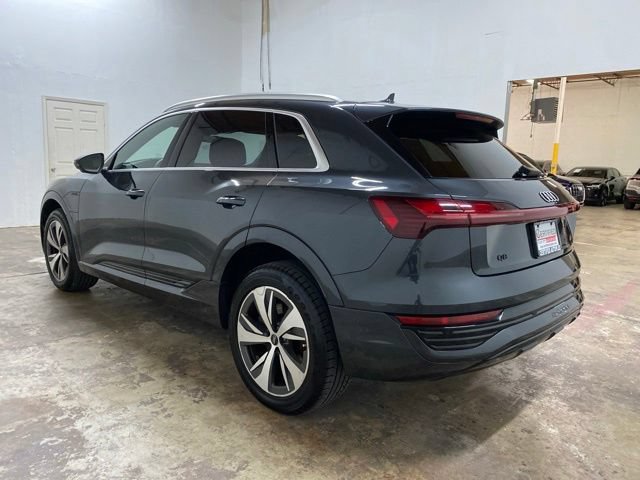 Used 2024 Audi Q8 e-tron Premium Plus w/ Premium Plus Package AWD/4WD image 3