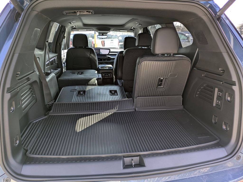 New 2026 Buick Enclave Avenir image 36