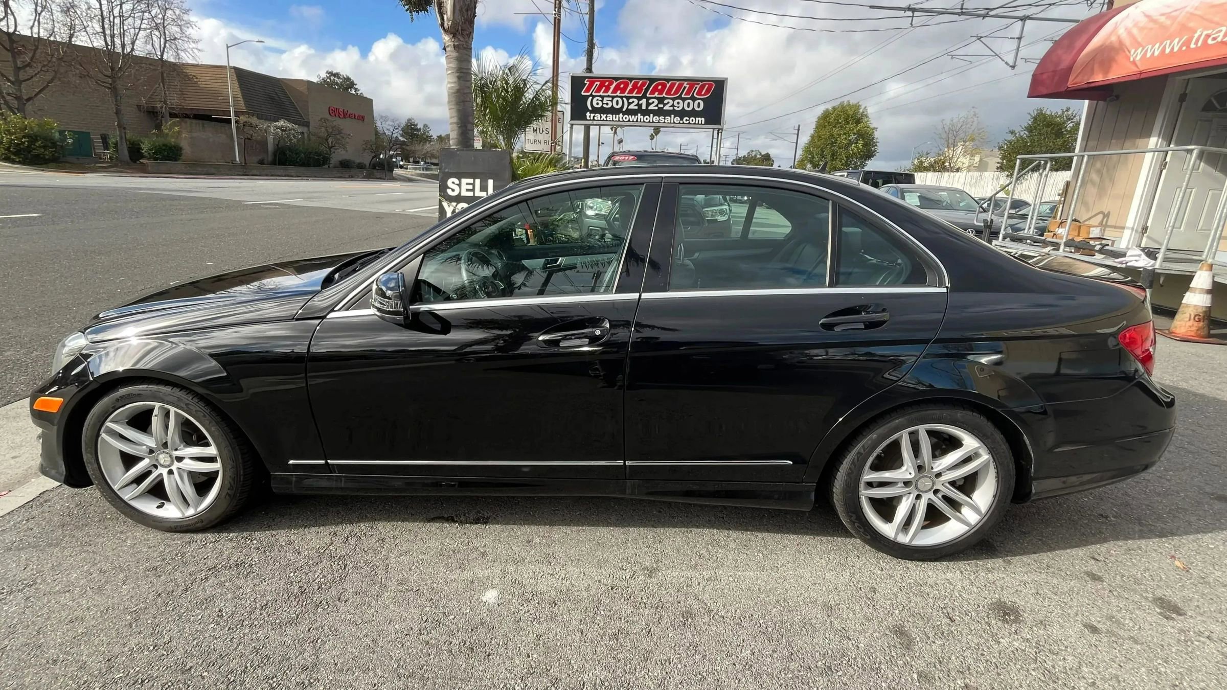 Used 2014 Mercedes-Benz C 250 Sedan image 4
