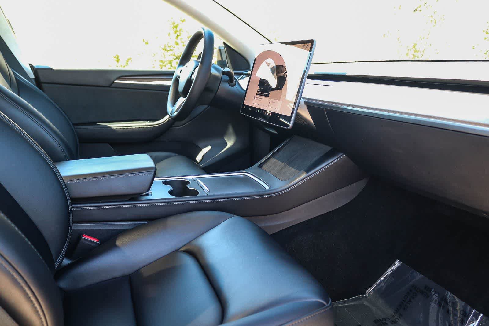 Used 2025 Tesla Model Y Performance AWD/4WD image 15