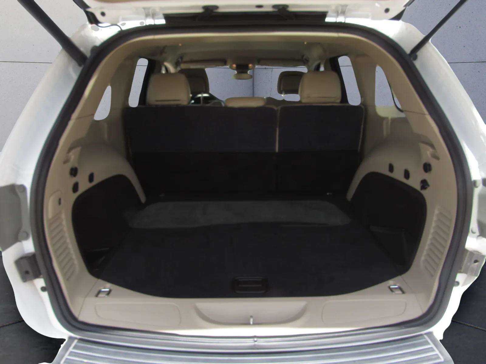 Used 2018 Jeep Grand Cherokee Laredo RWD image 12