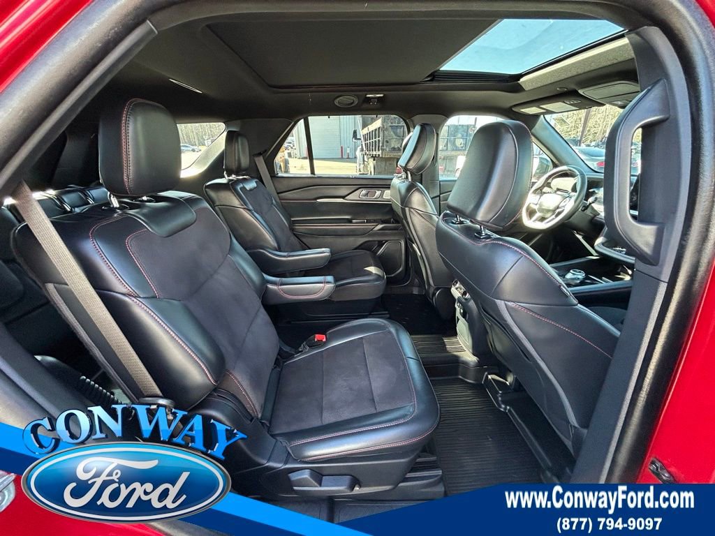 Used 2025 Ford Explorer ST image 23