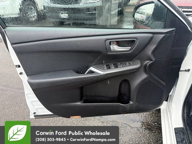 Used 2016 Toyota Camry SE FWD image 10