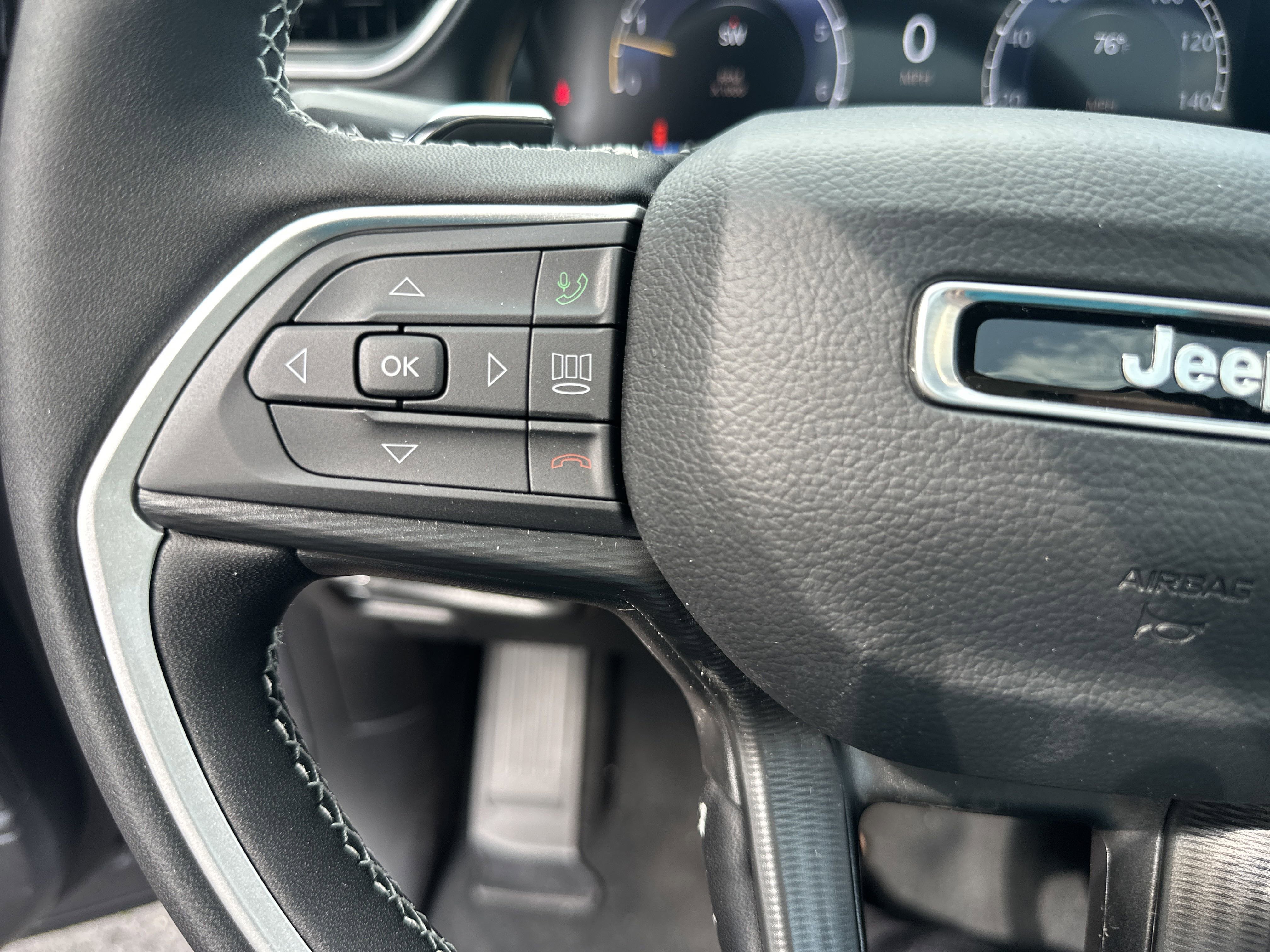 New 2025 Jeep Grand Cherokee L Altitude image 19