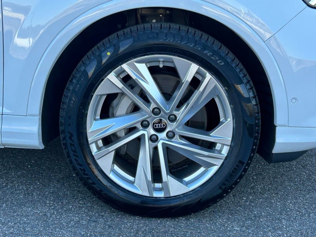 Used 2023 Audi Q7 3.0T Prestige image 45