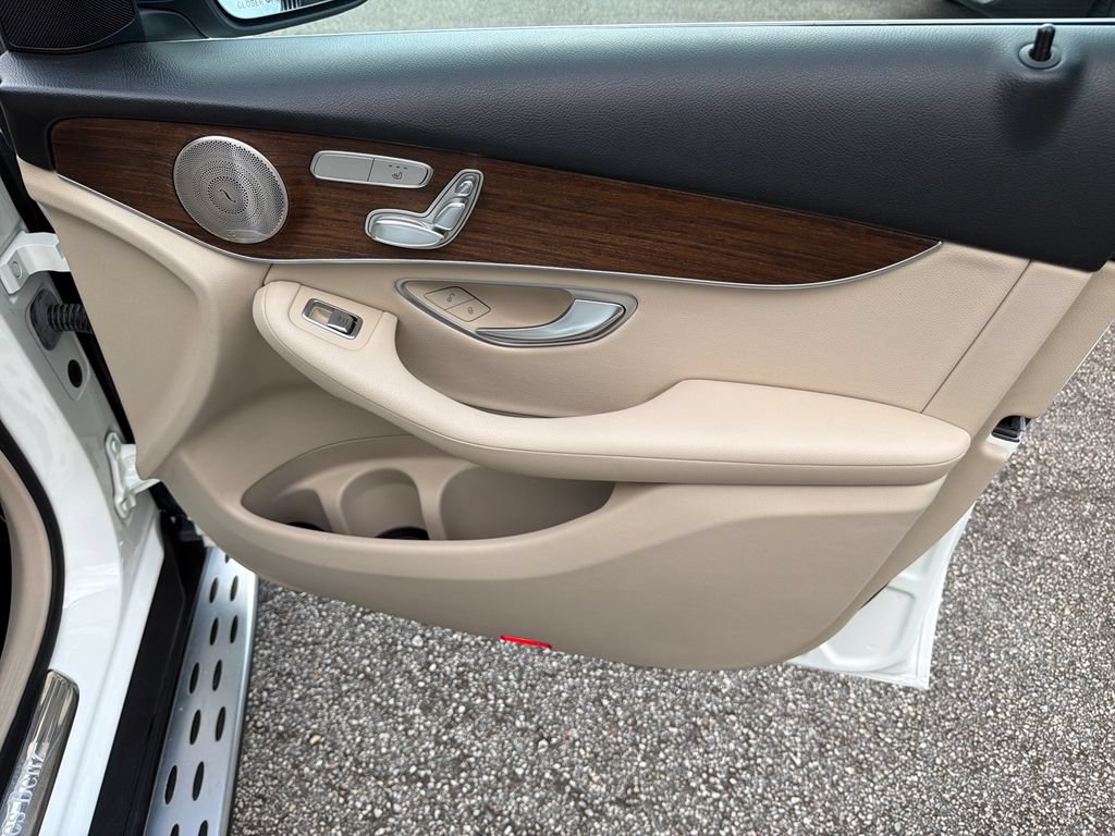 Used 2021 Mercedes-Benz GLC 300 w/ Premium Package image 15