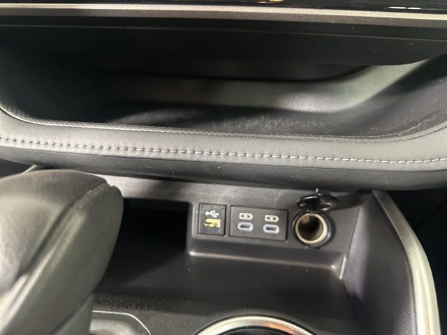 Used 2023 Toyota Highlander L image 16