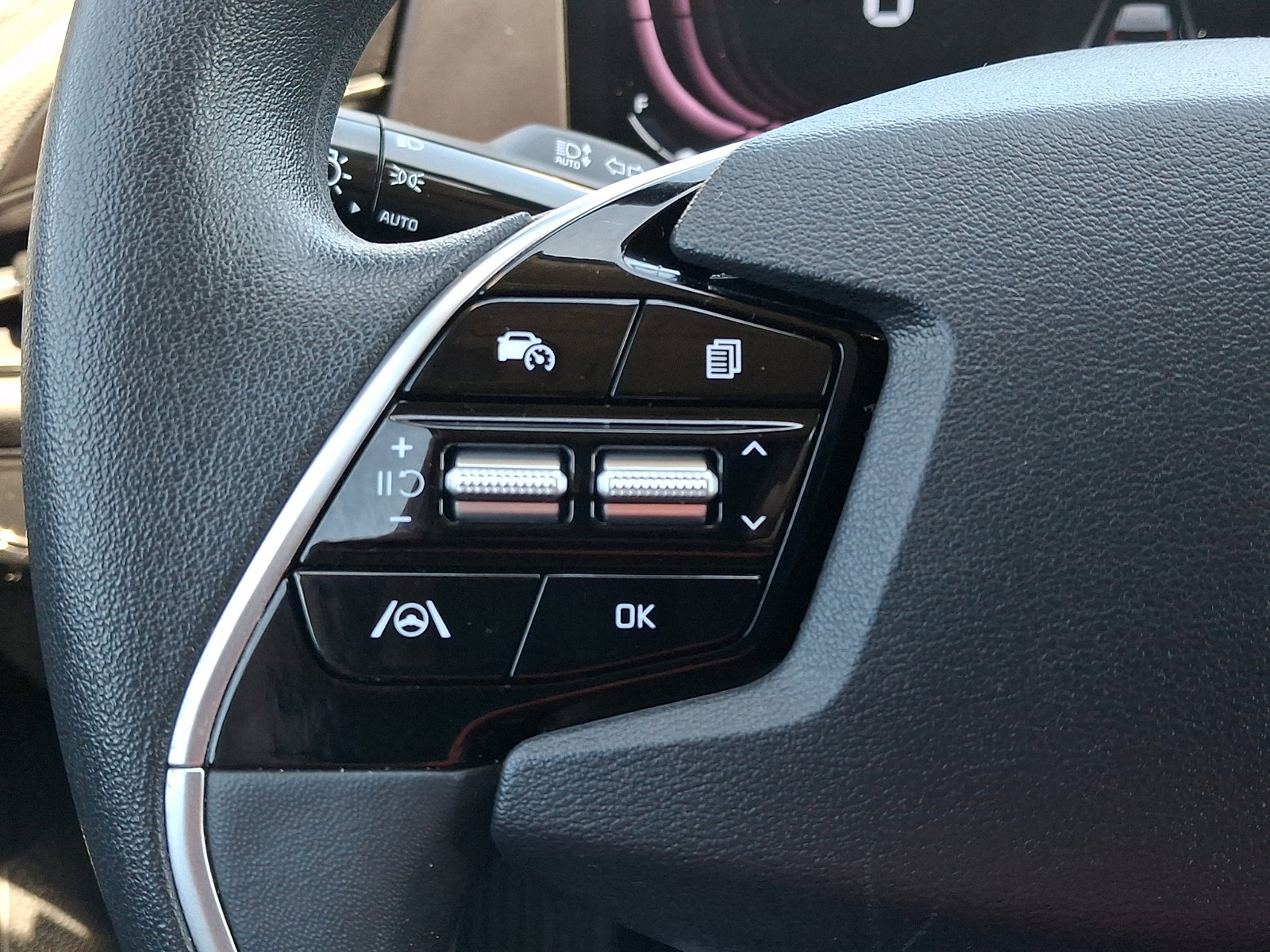 Used 2023 Kia Niro LX FWD image 22