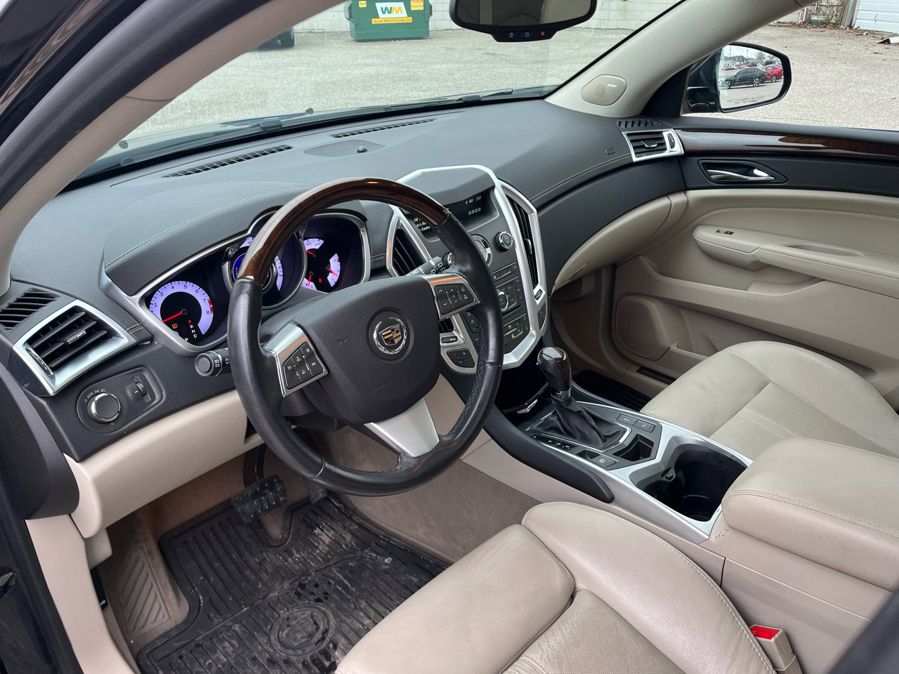 Used 2011 Cadillac SRX Luxury image 23