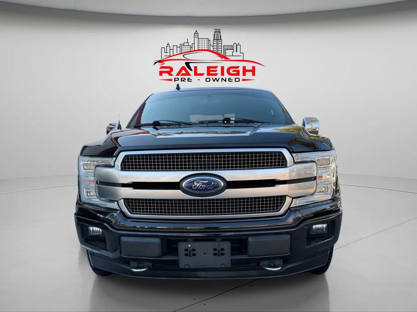 Used 2018 Ford F150 Platinum w/ Trailer Tow Package AWD/4WD image 3