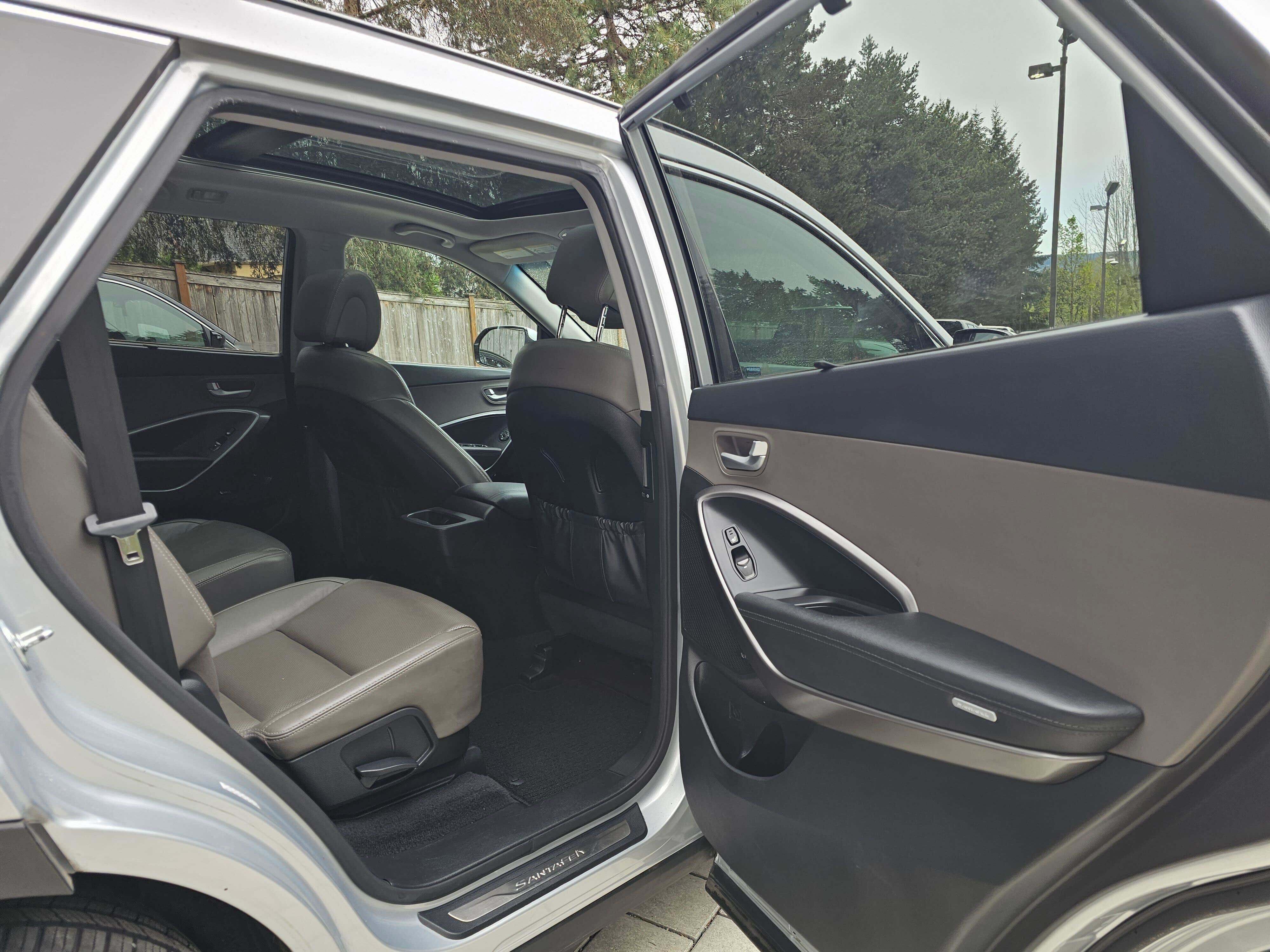 Used 2017 Hyundai Santa Fe Limited AWD/4WD image 13