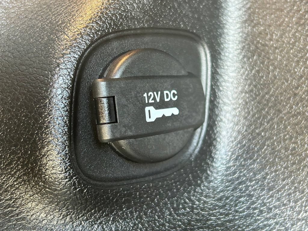 Used 2019 Jeep Cherokee Trailhawk AWD/4WD image 15