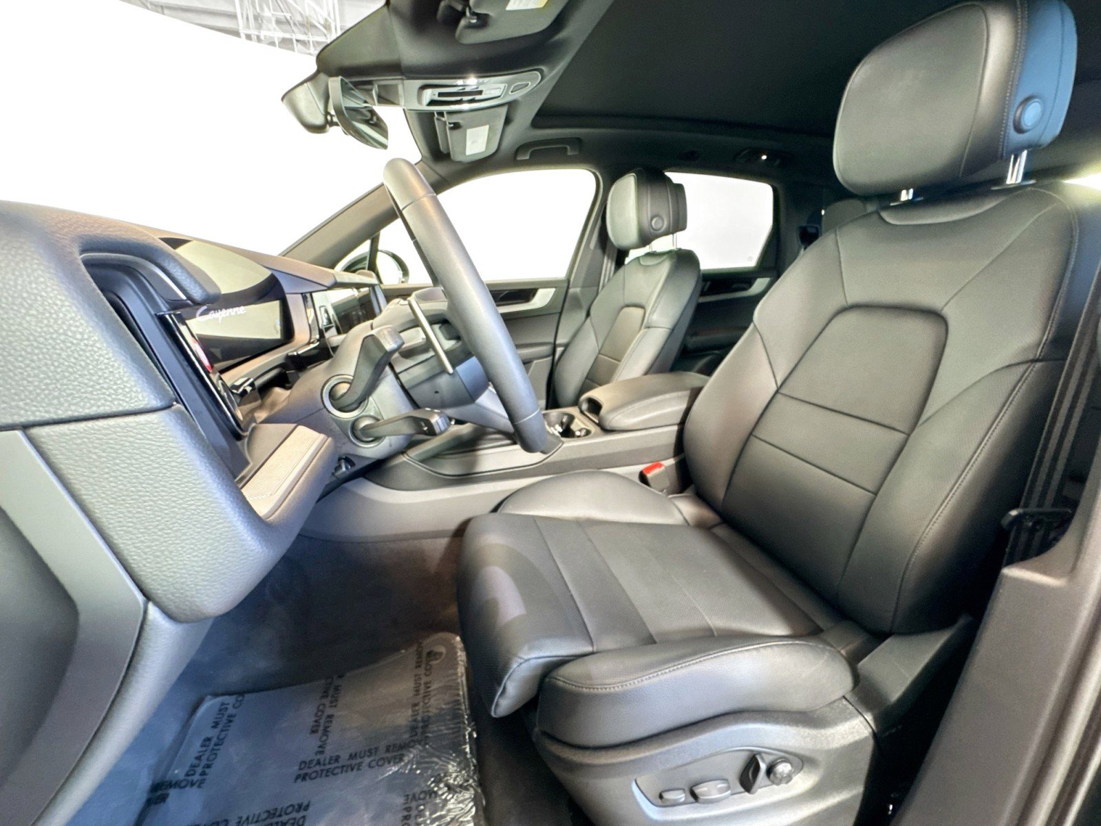Certified 2025 Porsche Cayenne image 5