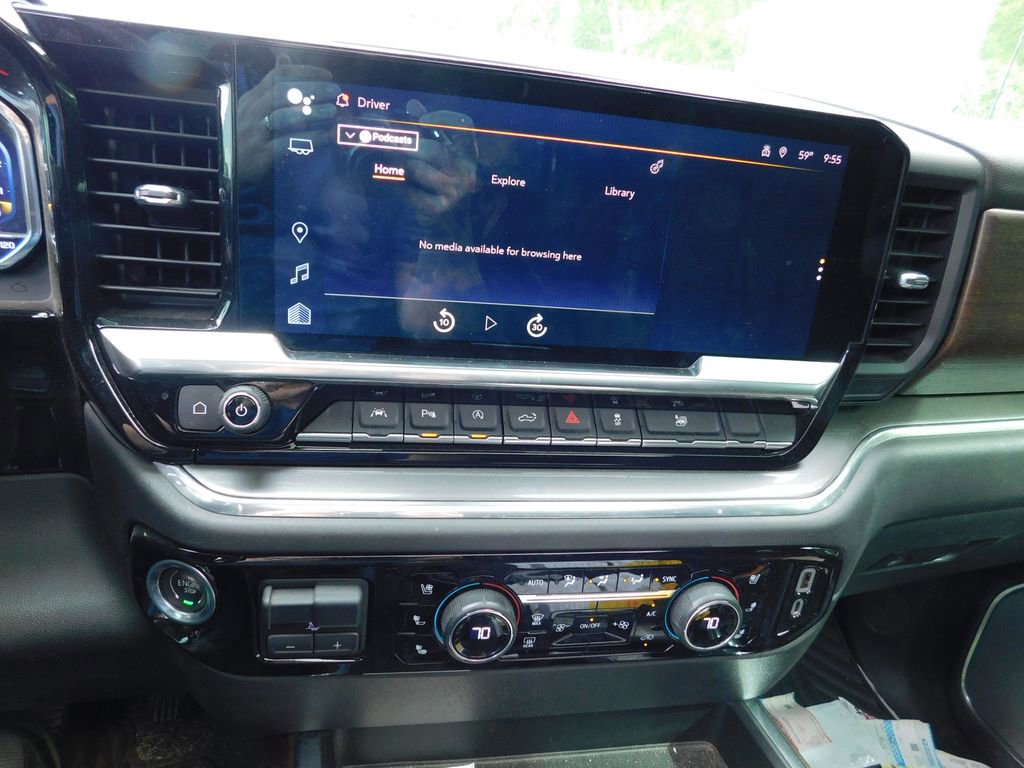 Used 2023 Chevrolet Silverado 1500 High Country w/ Technology Package AWD/4WD image 7